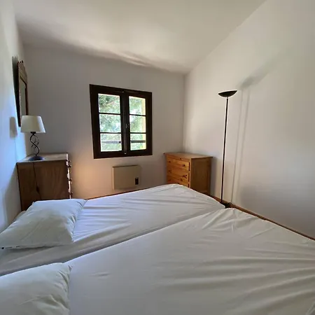 Holiday home A Cavalaire-sur-mer: Proche Plages, Jardin, 3 Chambres, Balcon, Terrain De Petanque - Fr-1-100-338 *