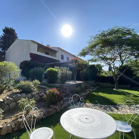 A Cavalaire-sur-mer: Proche Plages, Jardin, 3 Chambres, Balcon, Terrain De Petanque - Fr-1-100-338 Cavalaire-sur-Mer
