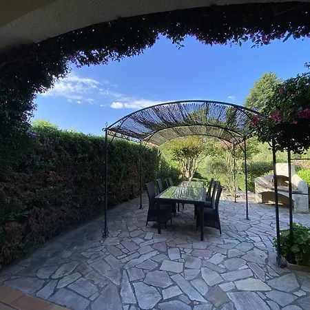 A Cavalaire-sur-mer: Proche Plages, Jardin, 3 Chambres, Balcon, Terrain De Petanque - Fr-1-100-338 Holiday home