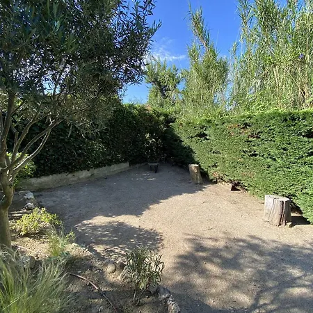 Holiday home A Cavalaire-sur-mer: Proche Plages, Jardin, 3 Chambres, Balcon, Terrain De Petanque - Fr-1-100-338 *